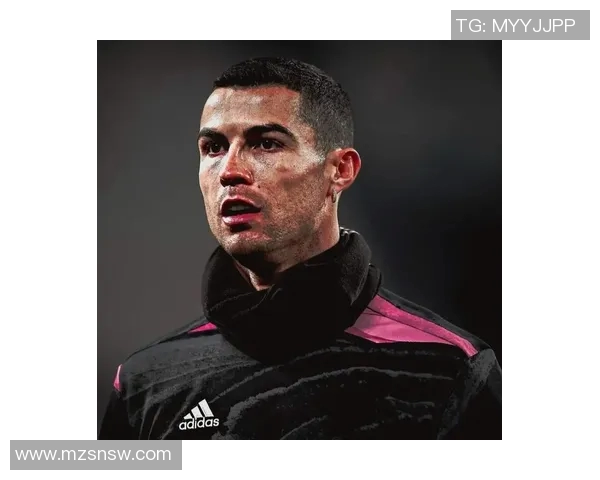 黑色系足球女球星头像设计展现动感与力量之美