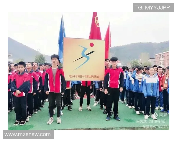 以足球球星挂图点亮热血青春激发运动激情与无限梦想 以足球球星挂图点亮热血青春激发运动激情与无限梦想